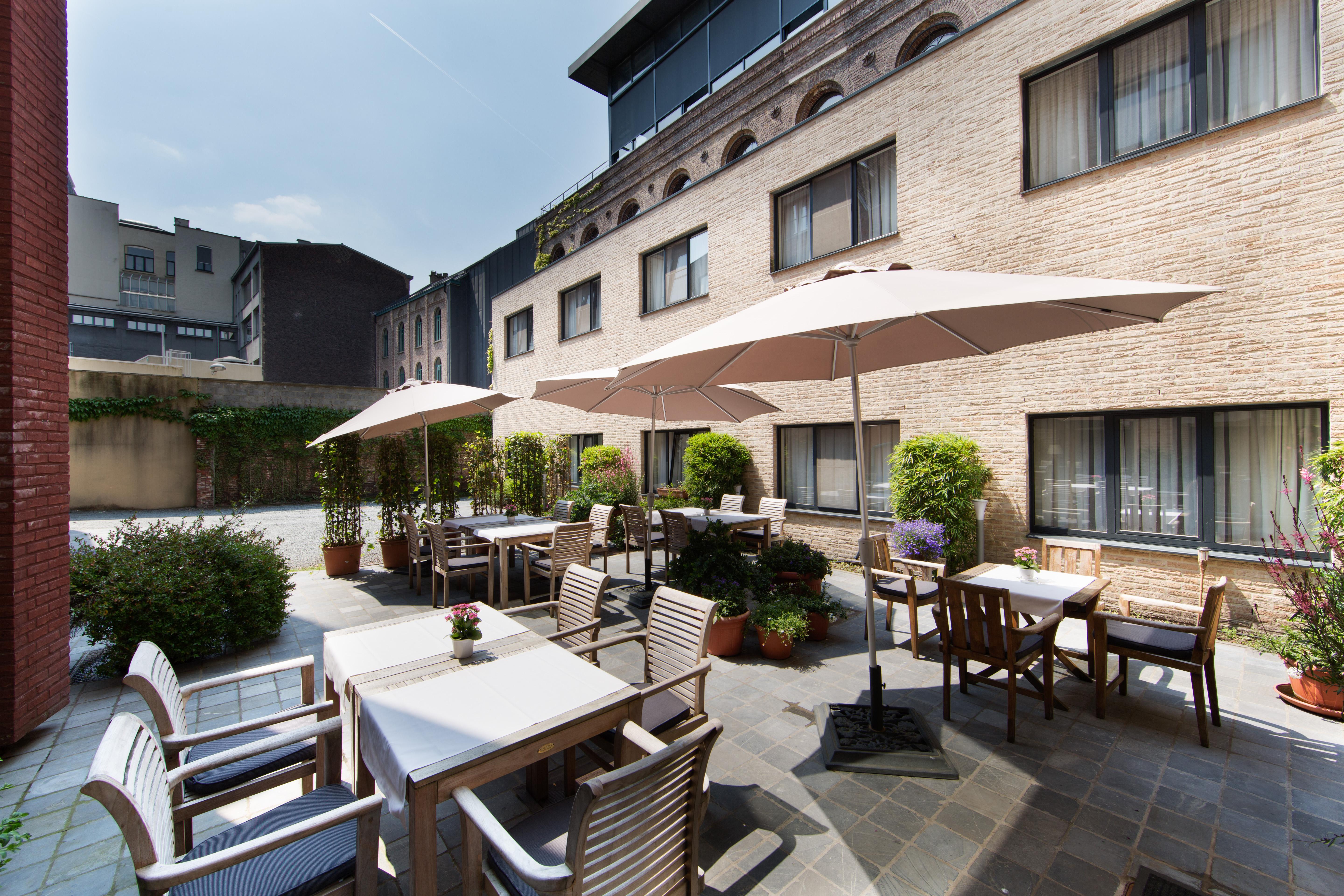 River Hotel 4*